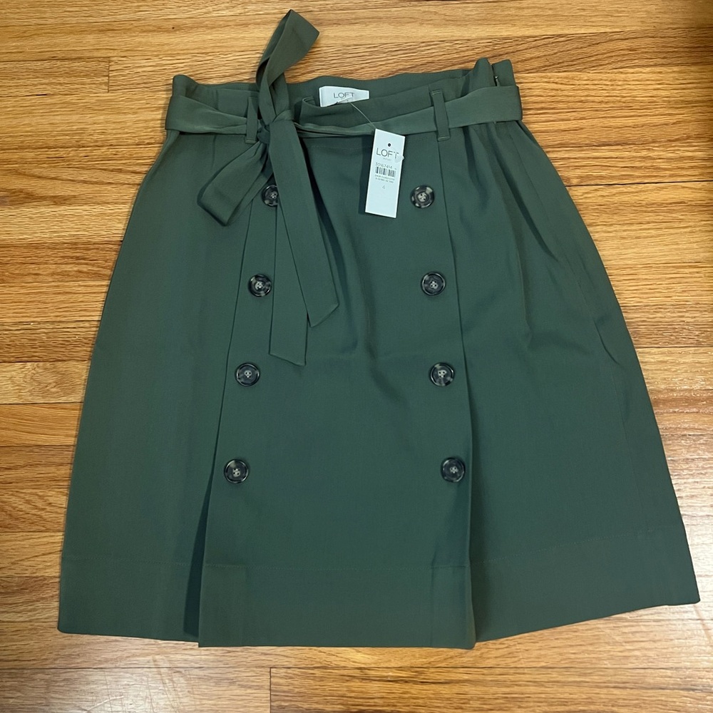 NWT LOFT Skirt with Buttons and Tie - Size 4